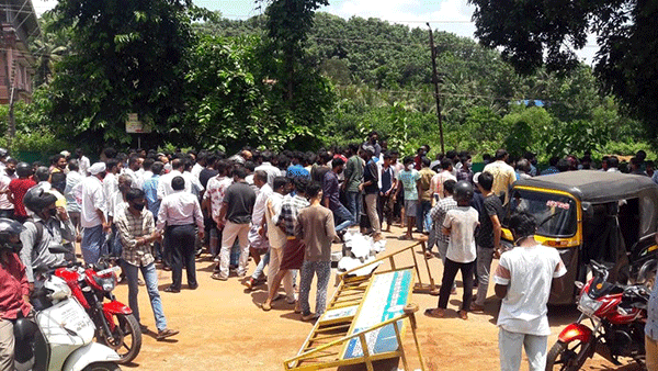 ಆತೂರು: ವಾಹನ ತಪಾಸಣೆ ವೇಳೆ ರಸ್ತೆ ದಾಟುತ್ತಿದ್ದ ದ್ವಿಚಕ್ರ ವಾಹನ ಸವಾರ ಅಪಘಾತಕ್ಕೀಡಾಗಿ ಮೃತ್ಯು