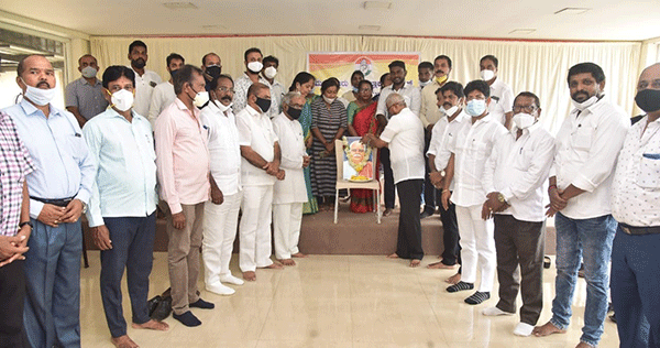 ಮಂಗಳೂರು: ಕಾಂಗ್ರೆಸ್ ಭವನದಲ್ಲಿ ಕುದ್ಮುಲ್ ರಂಗರಾವ್ ಜನ್ಮದಿನಾಚರಣೆ