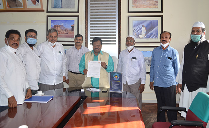 ಮದ್ರಸಾಗಳಲ್ಲಿ ವಿದ್ಯಾರ್ಥಿಗಳಿಗೆ ಕನ್ನಡ ಕಲಿಸಲು ಕನ್ನಡ ಅಭಿವೃದ್ಧಿ ಪ್ರಾಧಿಕಾರದಿಂದ ನೆರವು: ಟಿ.ಎಸ್.ನಾಗಾಭರಣ