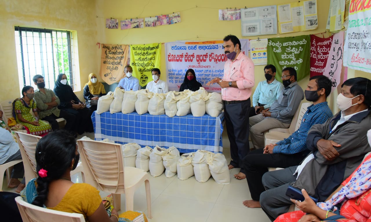 ಮಂಗಳೂರು: ಚಿತ್ತಾರ ಬಳಗದಿಂದ ಪೌಷ್ಟಿಕ ಆಹಾರದ ಕಿಟ್ ವಿತರಣೆ