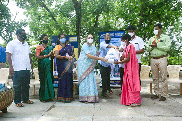 ಪ್ರೆಸಿಡೆನ್ಸಿ ಶಿಕ್ಷಣ ಸಂಸ್ಥೆಯಿಂದ ದಿನಸಿ ಕಿಟ್, ಆಶಾ ಕಾರ್ಯಕರ್ತೆಯರಿಗೆ ಕೋವಿಡ್ ಸಂರಕ್ಷಣಾ ಸಲಕರಣೆ ವಿತರಣೆ