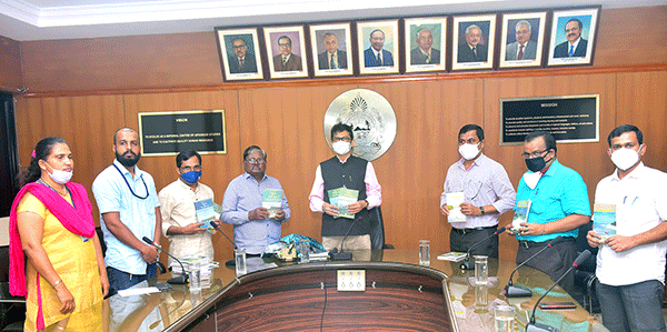 ಮಂಗಳೂರು ವಿವಿ ಪ್ರಸಾರಾಂಗದಿಂದ 12 ಪಠ್ಯಪುಸ್ತಕಗಳ ಬಿಡುಗಡೆ