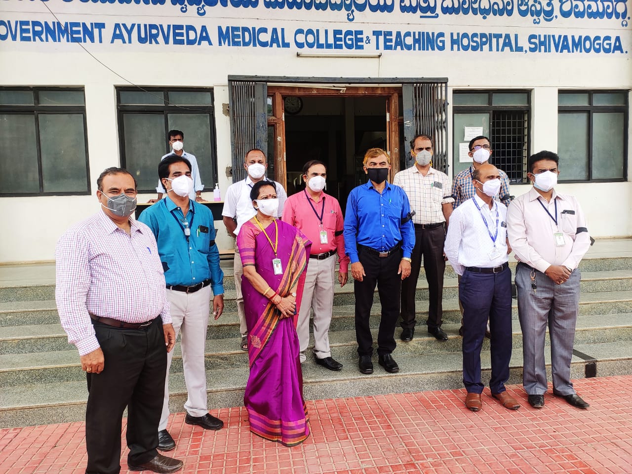 ವಿಶೇಷ ಭತ್ಯೆ ನೀಡಲು ಒತ್ತಾಯ: 3 ದಿನಗಳಿಂದ ಕಪ್ಪು ಪಟ್ಟಿ ಧರಿಸಿ ಕರ್ತವ್ಯದಲ್ಲಿ ತೊಡಗಿರುವ ಆಯುಷ್ ವೈದ್ಯರು