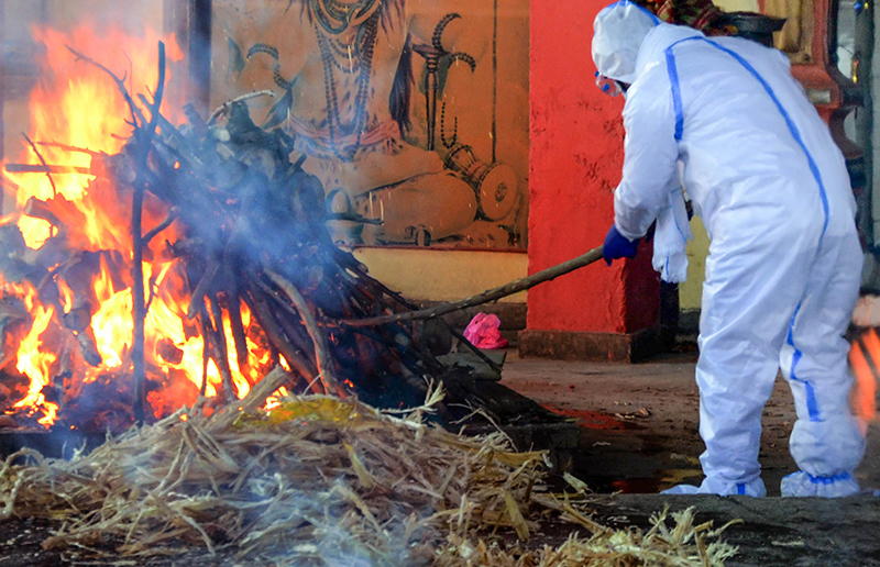 ಕೋವಿಡ್‌ನಿಂದ ಮೃತಪಟ್ಟಿದ್ದಾರೆಂದು ಭಾವಿಸಿದ ವೃದ್ಧೆ 18 ದಿನಗಳ ಬಳಿಕ ಜೀವಂತವಾಗಿ ಮನೆಗೆ ವಾಪಸ್