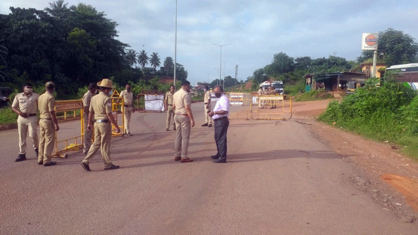 ಕೋವಿಡ್ ಹಿನ್ನೆಲೆ: ತಲಪಾಡಿಯಲ್ಲಿ ಮುಂದುವರಿದ ಬಿಗಿ ತಪಾಸಣೆ