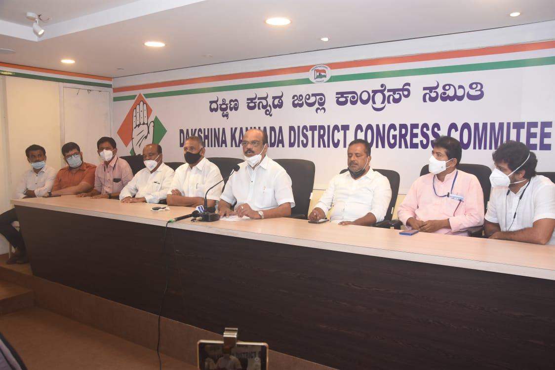 ಕೋವಿಡ್ ತಡೆ ಲಸಿಕೆ ಗೊಂದಲ ನಿವಾರಿಸಿ : ಯು.ಟಿ.ಖಾದರ್‌