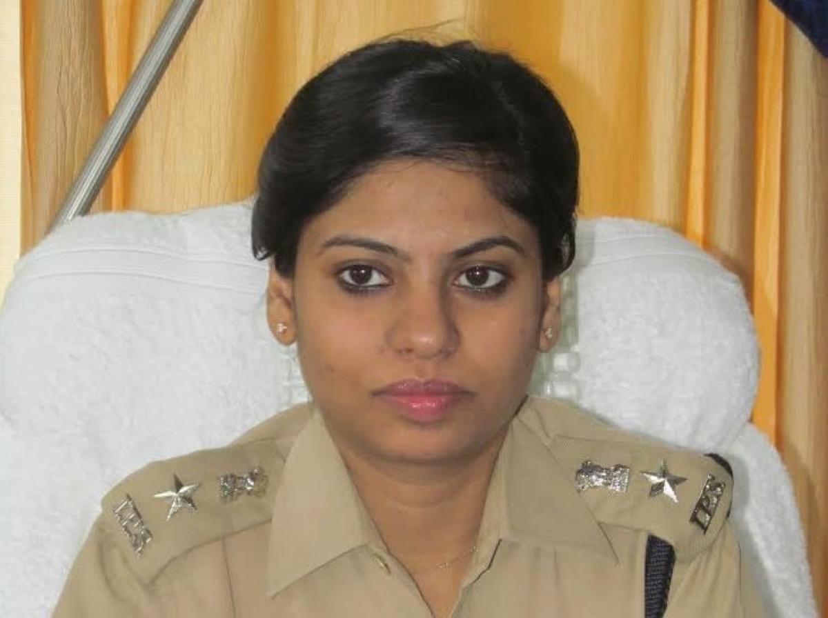 ಪತಿಯ ವಿರುದ್ಧ ಆ್ಯಸಿಡ್ ದಾಳಿ, ಜೀವ ಬೆದರಿಕೆ ದೂರು ದಾಖಲಿಸಿದ ಐಪಿಎಸ್ ಅಧಿಕಾರಿ ವರ್ತಿಕಾ ಕಟಿಯಾರ್