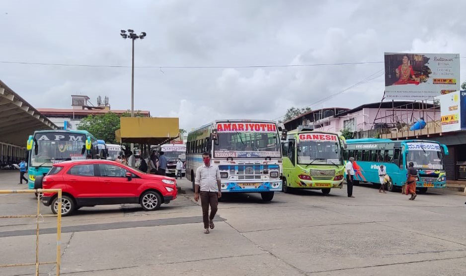 ಉಡುಪಿ ; ಖಾಸಗಿ ಬಸ್ ಸಂಚಾರ ಆರಂಭ: ಪ್ರಯಾಣಿಕರಿಂದ ನೀರಸ ಪ್ರತಿಕ್ರಿಯೆ