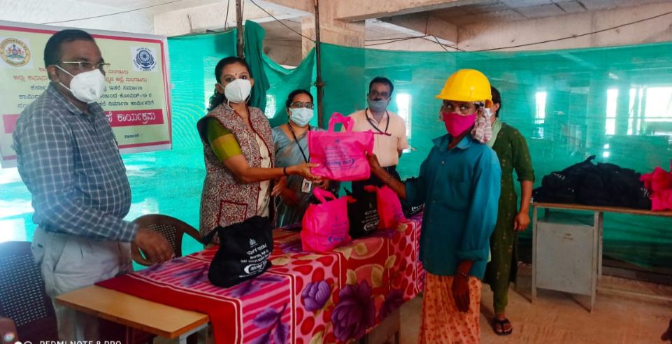 ಕಟ್ಟಡ ಕಾರ್ಮಿಕರಿಗೆ ಸುರಕ್ಷತಾ ಕಿಟ್ ವಿತರಣೆ