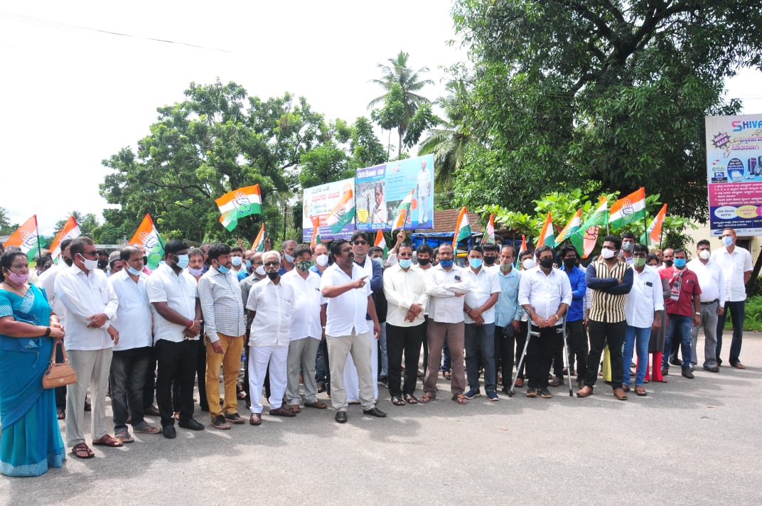 ರಾಧಾಕೃಷ್ಣ ನಾಯಕ್ ಗೆ ಹಲ್ಲೆ ಆರೋಪ; ನಕಲಿ ಖಾತೆ ಪತ್ತೆ ಹಚ್ಚಿ: ಕಾಂಗ್ರೆಸ್ ಒತ್ತಾಯ