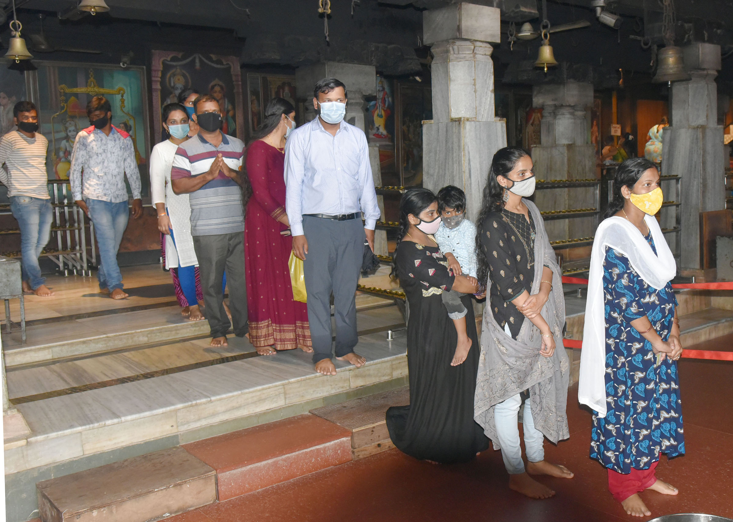 ಉಡುಪಿ ಶ್ರೀಕೃಷ್ಣ ಮಠದಲ್ಲಿ ಸಾವಿರಾರು ಭಕ್ತರಿಂದ ದೇವರ ದರ್ಶನ