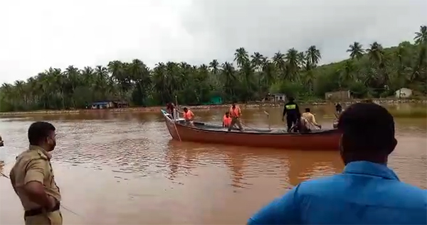 ಭಟ್ಕಳ: ಕಾಲು ಜಾರಿ ಹೊಳೆಗೆ ಬಿದ್ದು ರೈತ ನೀರುಪಾಲು