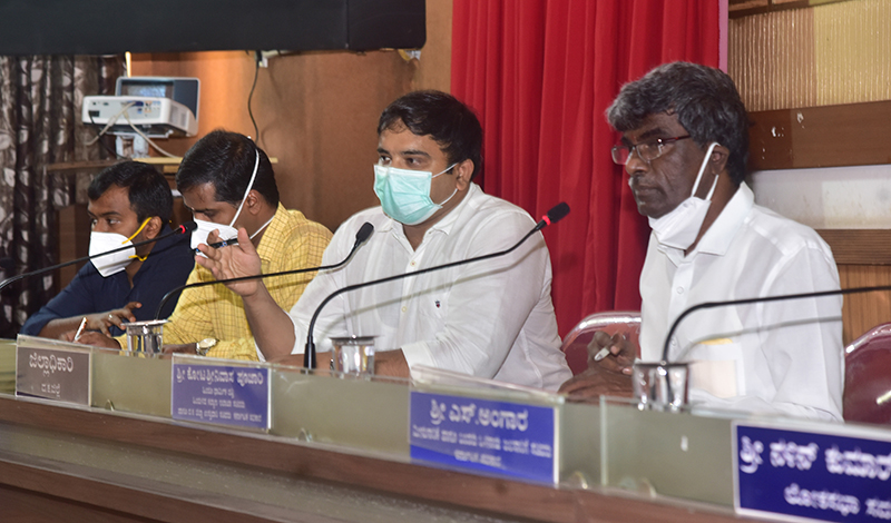 ಕೋವಿಡ್ ಚಿಕಿತ್ಸೆಗಾಗಿ ಆಸ್ಪತ್ರೆಗಳಲ್ಲಿ ಅಧಿಕ ಶುಲ್ಕ ಕುರಿತು ದೂರುಗಳಿದ್ದರೆ ಈಗಲೂ ನೀಡಬಹುದು: ದ.ಕ. ಜಿಲ್ಲಾಧಿಕಾರಿ
