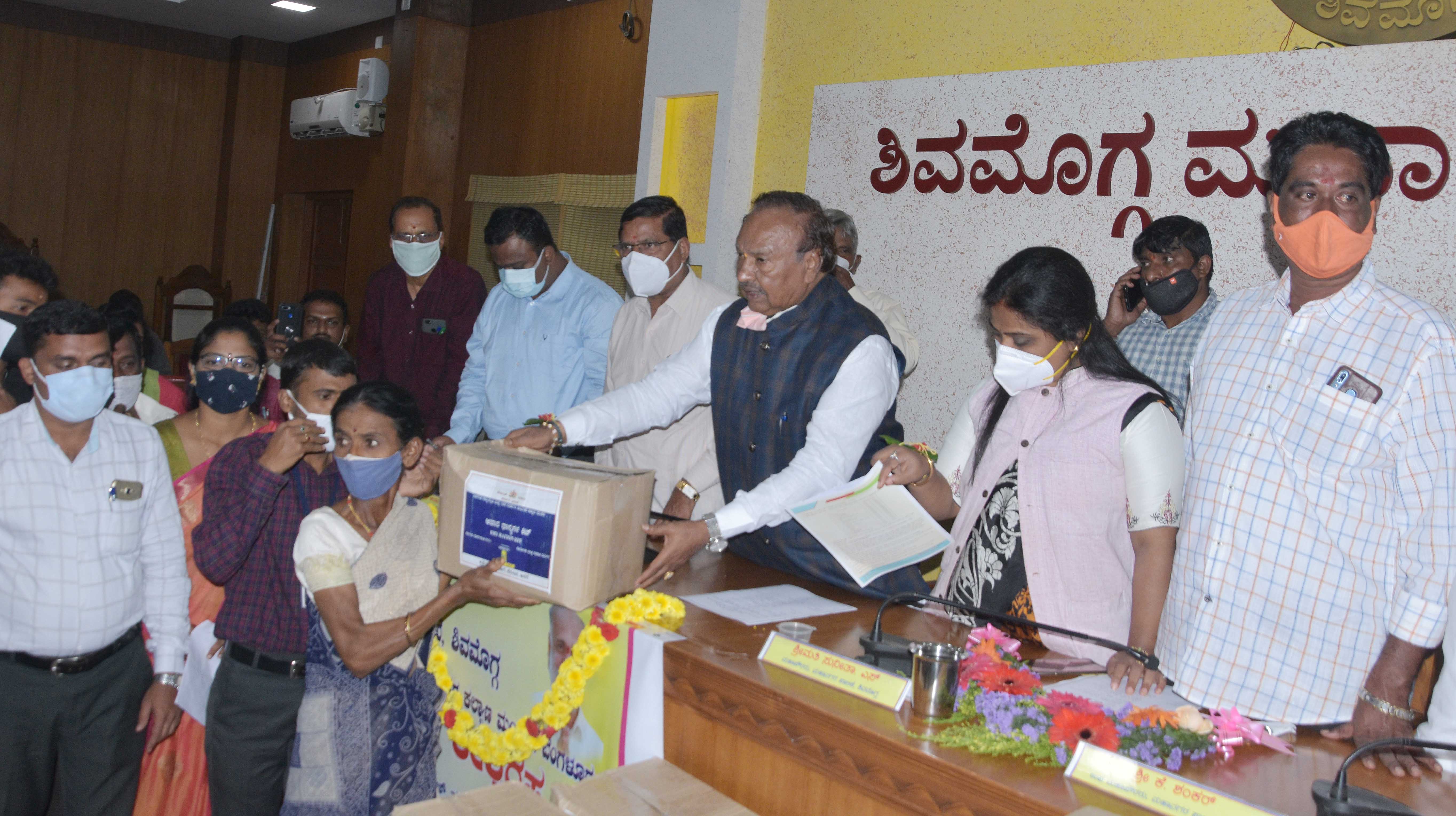 ಜನಸಂಖ್ಯಾ ನಿಯಂತ್ರಣದ ಬಗ್ಗೆ ರಾಜ್ಯದಲ್ಲೂ ನಿರ್ಣಯ ಕೈಗೊಳ್ಳಲು ಚರ್ಚಿಸಿ ತೀರ್ಮಾನ: ಸಚಿವ ಈಶ್ವರಪ್ಪ