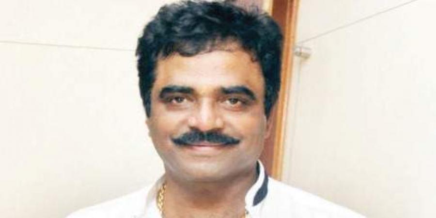 ರಾಕ್‍ಲೈನ್ ವೆಂಕಟೇಶ್  ಮನೆ ಮೇಲೆ ಮದ್ಯದ ಬಾಟಲಿ ಎಸೆದ ದುಷ್ಕರ್ಮಿಗಳು