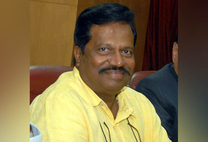 ಪುಸ್ತಕಗಳನ್ನು ಅಗತ್ಯ ವಸ್ತುಗಳ ಪಟ್ಟಿಗೆ ಸೇರಿಸಲು ಸಿಎಂಗೆ ಮನವಿ