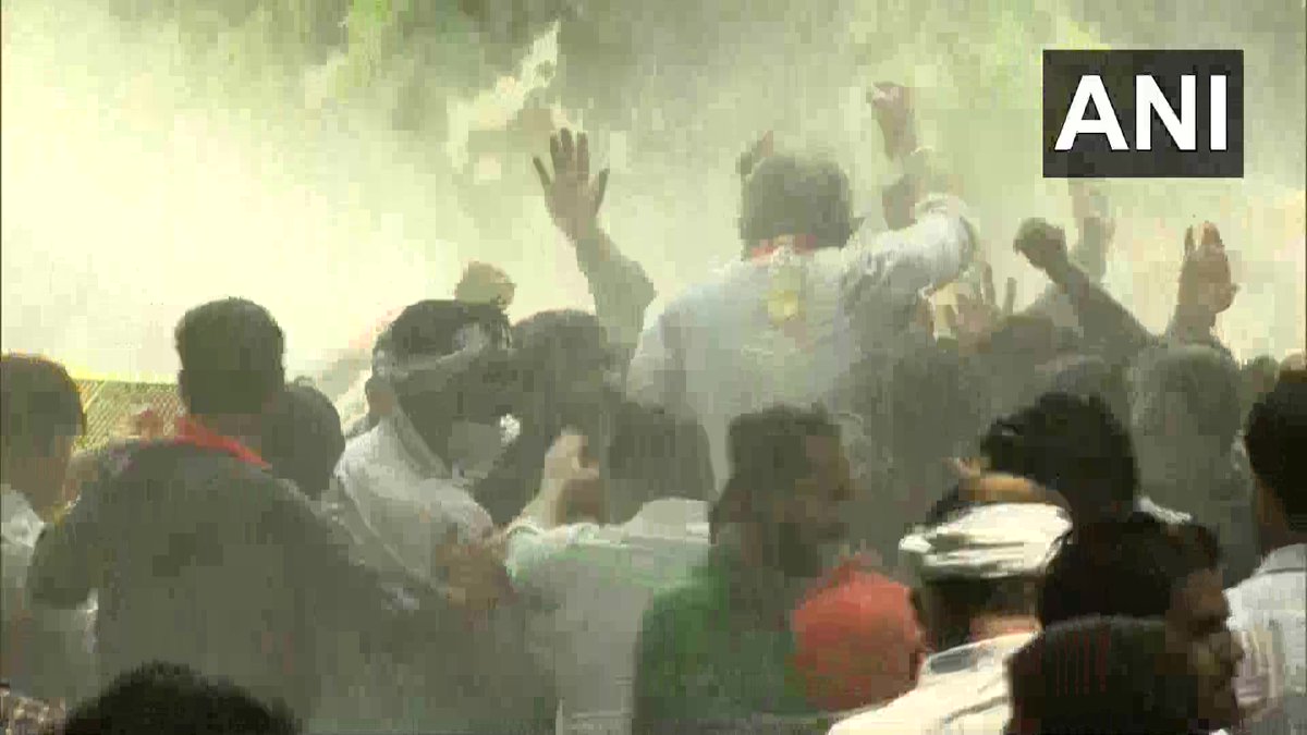 ನೀರಿನ ಬಿಕ್ಕಟ್ಟಿನ ವಿರುದ್ಧ ಪ್ರತಿಭಟಿಸುತ್ತಿದ್ದವರ ಮೇಲೆ ಜಲಫಿರಂಗಿ ಪ್ರಯೋಗಿಸಿದ ದಿಲ್ಲಿ ಪೊಲೀಸರು