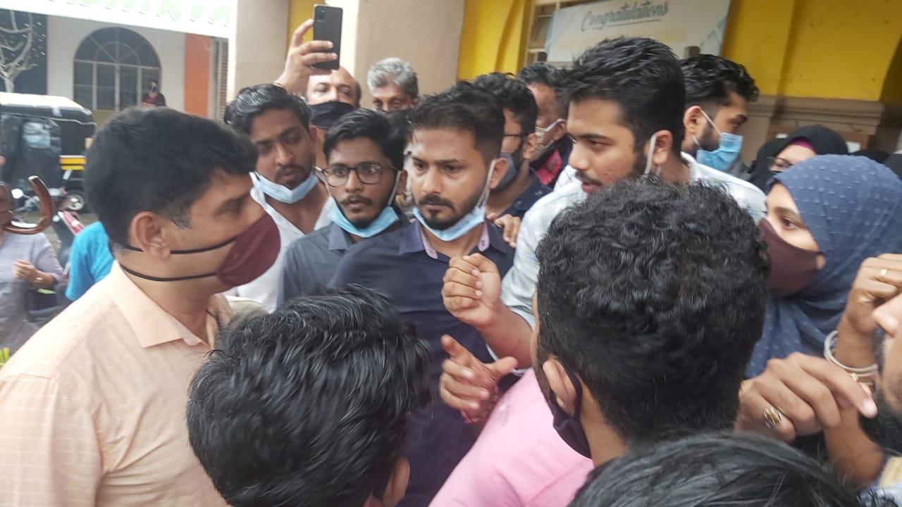 ಸದ್ದಿಲ್ಲದೆ ಶಾಲೆ ಮುಚ್ಚಲು ಯತ್ನ ಆರೋಪ: ಬೋಳಾರಿನ ಇನ್ಫೆಂಟ್ ಶಾಲಾ ಮುಂಭಾಗ ಧರಣಿ