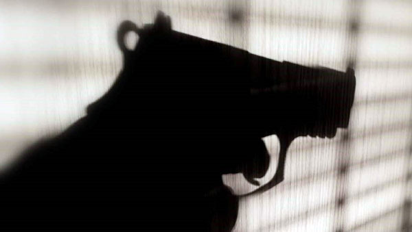 ಷೇರು ವ್ಯವಹಾರ ನಡೆಸುತ್ತಿದ್ದ ವ್ಯಕ್ತಿಯ ದರೋಡೆಗೈದು, ಖಾತೆಯಿಂದ ಹಣ ಡ್ರಾ ಮಾಡಲು ಯತ್ನ : ಆರೋಪಿಗಳು ಪರಾರಿ