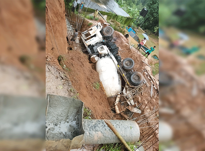 ಮಡಿಕೇರಿ: ಕಾಂಕ್ರೀಟ್ ಲಾರಿ ಮಗುಚಿ ಇಬ್ಬರು ಕಾರ್ಮಿಕರು ಮೃತ್ಯು