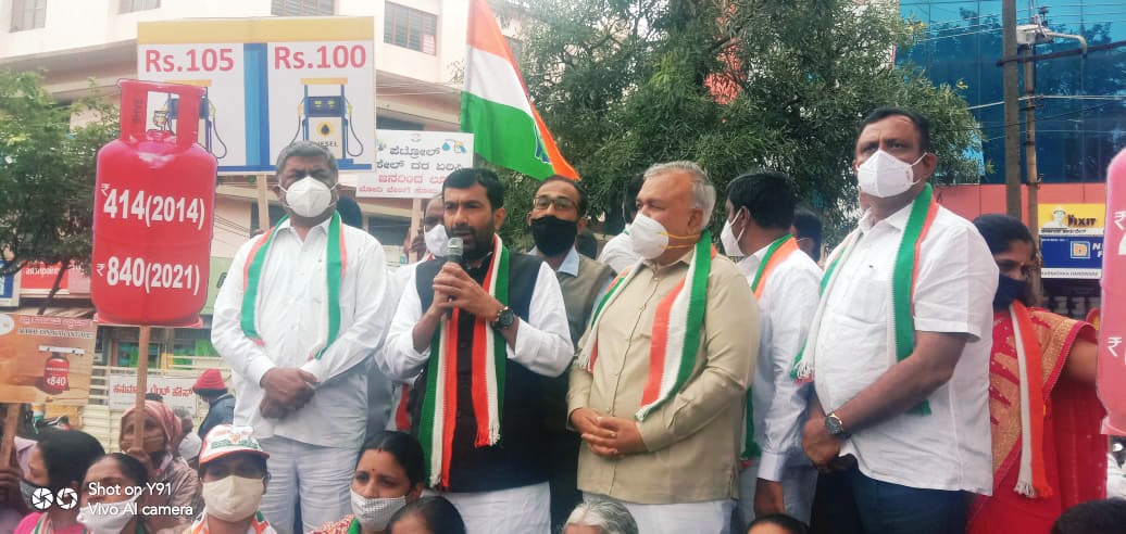 ಬಿಜೆಪಿ ಎಂದರೆ ಭಾರತೀಯ ಜನತಾ ಪಾರ್ಟಿ ಅಲ್ಲ ಭ್ರಷ್ಟ ಜನತಾ ಪಾರ್ಟಿ: ಸಲೀಂ ಅಹ್ಮದ್ ವ್ಯಂಗ್ಯ