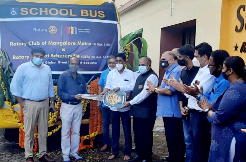 ಸಂಕಷ್ಟದ ದಿನಗಳಲ್ಲಿ ರೋಟರಿ ಕ್ಲಬ್ ಸೇವೆ ಅನನ್ಯ: ಜಿಲ್ಲಾಧಿಕಾರಿ ಡಾ. ರಾಜೇಂದ್ರ