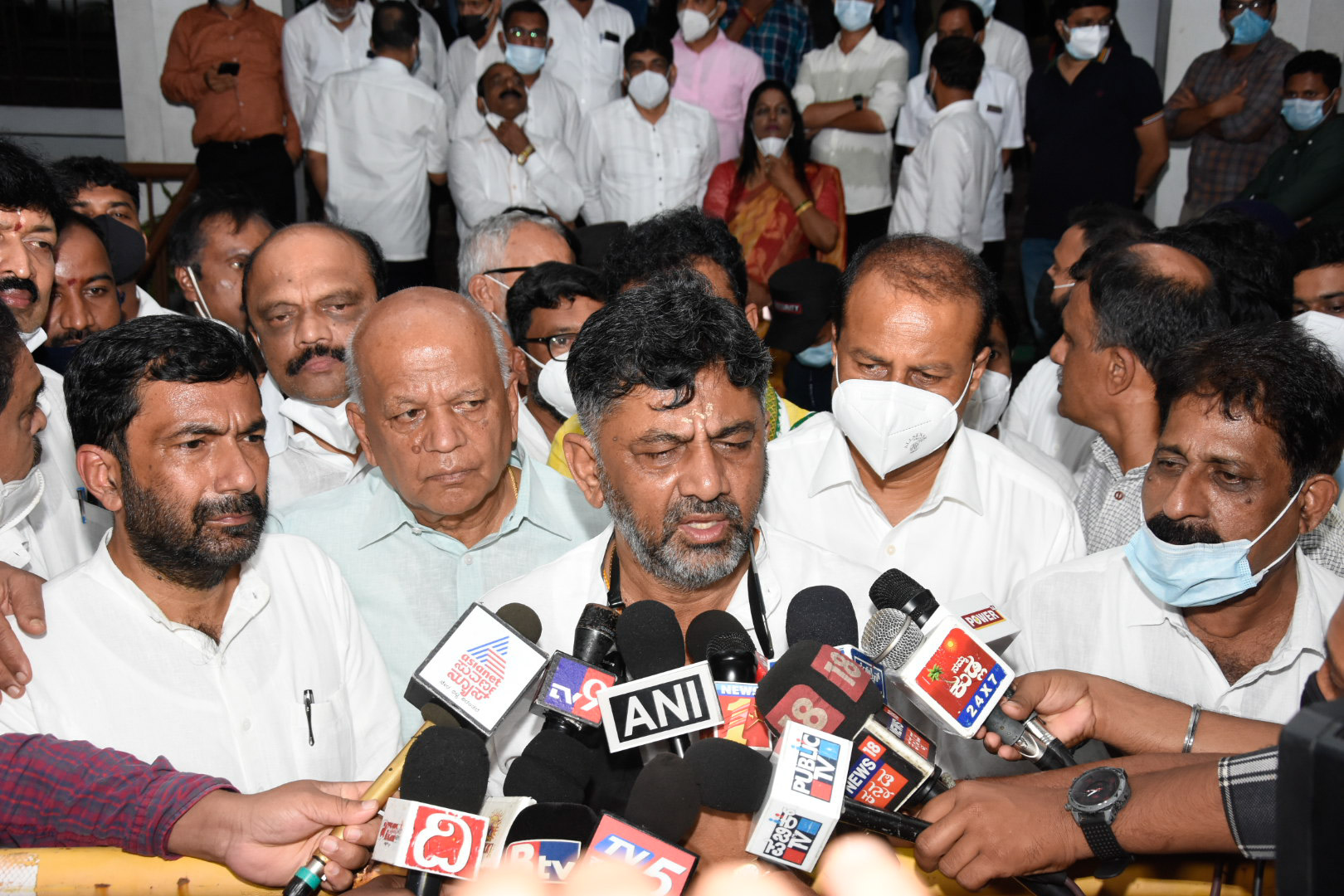 ಆಸ್ಕರ್ ಫೆರ್ನಾಂಡಿಸ್ ಚೇತರಿಸುತ್ತಾರೆಂಬ ವಿಶ್ವಾಸವಿದೆ: ಡಿ.ಕೆ. ಶಿವಕುಮಾರ್