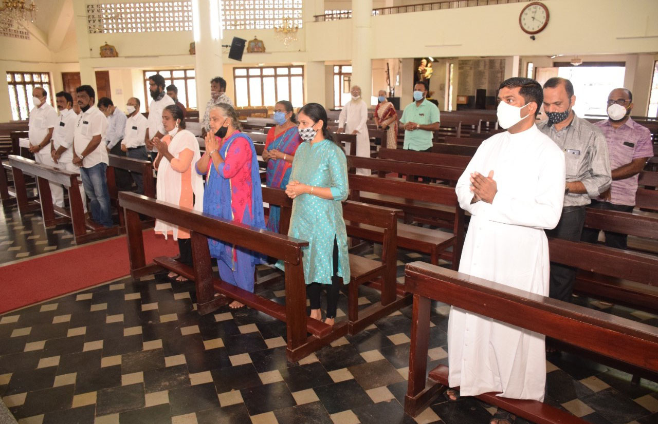 ಆಸ್ಕರ್ ಆರೋಗ್ಯಕ್ಕೆ ಪ್ರಾರ್ಥಿಸಿ ಉಡುಪಿ ಚರ್ಚಿನಲ್ಲಿ ಪ್ರಾರ್ಥನೆ