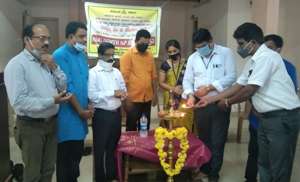 ನೋಂದಾಯಿತ 300 ಮನೆ ಕೆಲಸಗಾರರಿಗೆ ಕಿಟ್ ವಿತರಣೆ