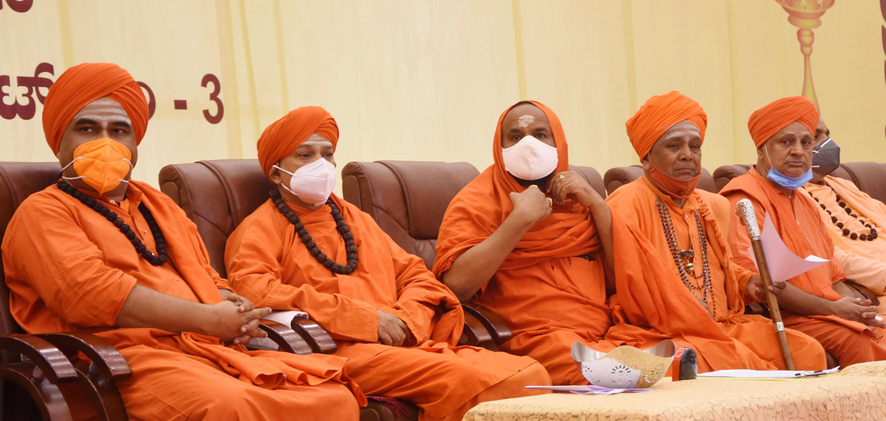 ಬೆಂಗಳೂರಿನಲ್ಲಿ ಮಠಾಧೀಶರ ಸಮಾವೇಶ: ಯಡಿಯೂರಪ್ಪರನ್ನು ಸಿಎಂ ಆಗಿ ಮುಂದುವರಿಸಲು ಒತ್ತಾಯ