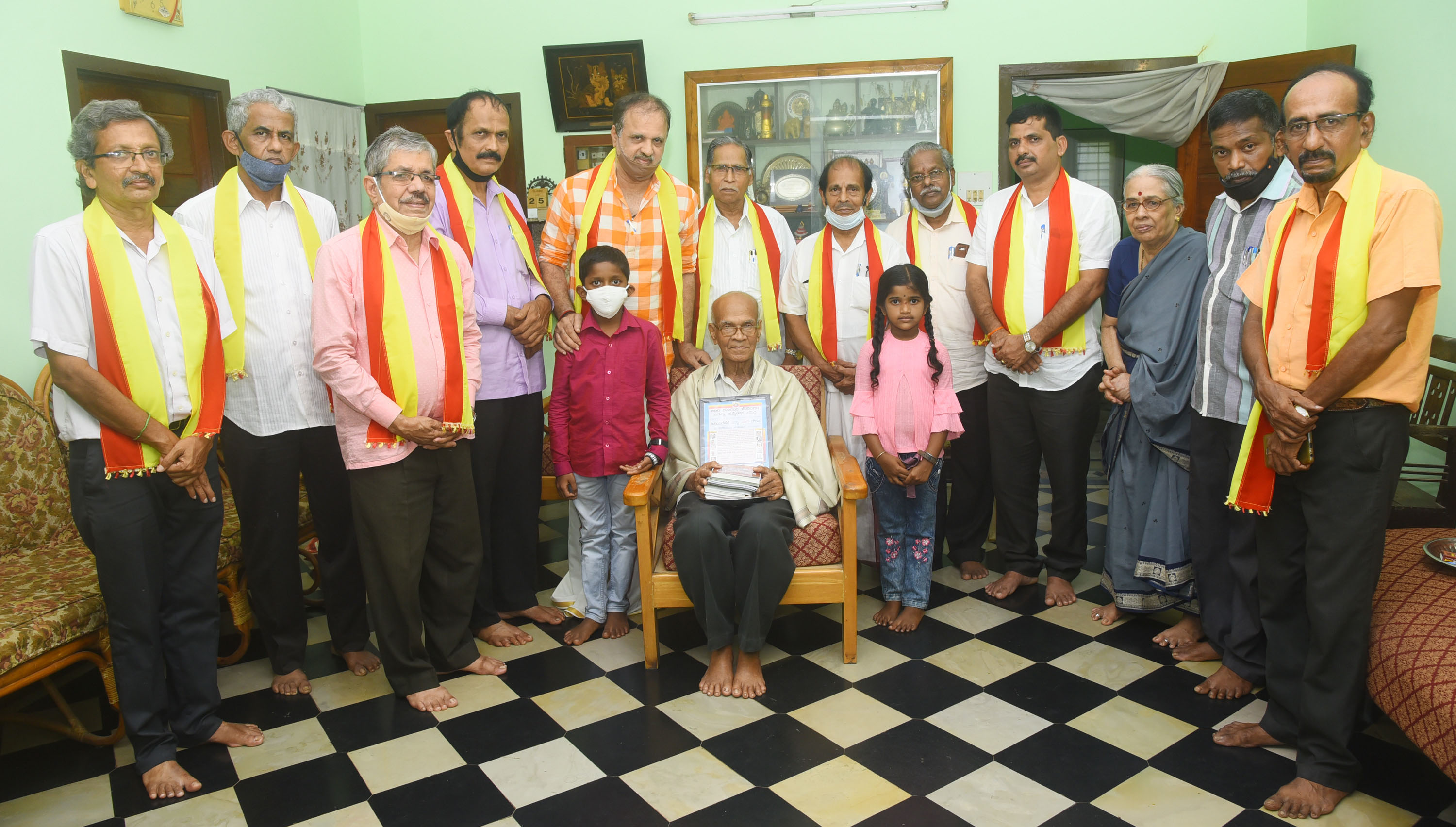 ಗಣಿತಜ್ಞ ಪ್ರೊ.ನಾರಾಯಣ ಆಚಾರ್ಯರಿಗೆ ಗೌರವ