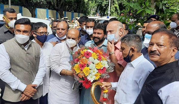 ಸಂಪುಟ ಸೇರ್ಪಡೆಗೆ ಶಾಸಕರ ತೀವ್ರ ಲಾಬಿ