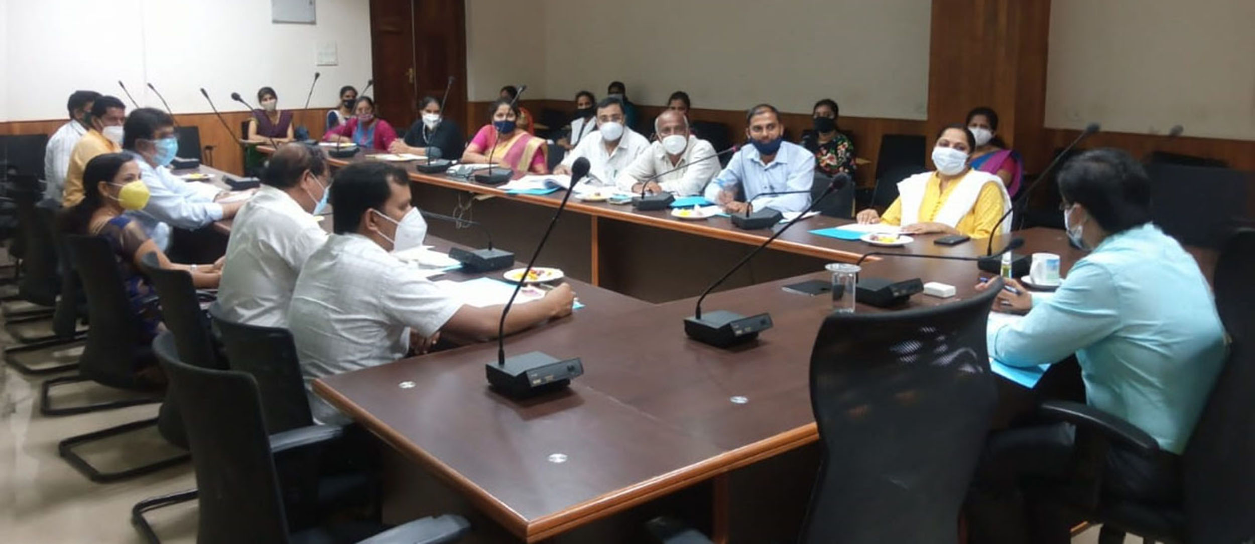 ವಸತಿ ಶಾಲೆಗಳಲ್ಲಿ ಸ್ಥಳೀಯ ವಿದ್ಯಾರ್ಥಿಗಳಿಗೆ ಆದ್ಯತೆ ನೀಡಿ: ಉಡುಪಿ ಜಿಲ್ಲಾಧಿಕಾರಿ