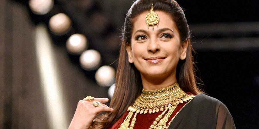 5 ಜಿ ವೈರ್ ಲೆಸ್ ನೆಟ್‌ವರ್ಕ್ ವಿರುದ್ದ ಸಲ್ಲಿಸಿದ್ದ ಅರ್ಜಿ ಹಿಂಪಡೆದ ಜುಹಿ ಚಾವ್ಲಾ