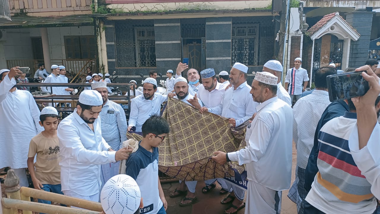 ರತ್ನಗಿರಿಯ ನೆರೆಪೀಡಿತ ಪ್ರದೇಶಗಳಿಗೆ ತಂಝೀಮ್ ನಿಯೋಗ ಭೇಟಿ; ಸಂತ್ರಸ್ತ ಕುಟುಂಬಗಳಿಗೆ ನೆರವಿನ ಹಸ್ತ