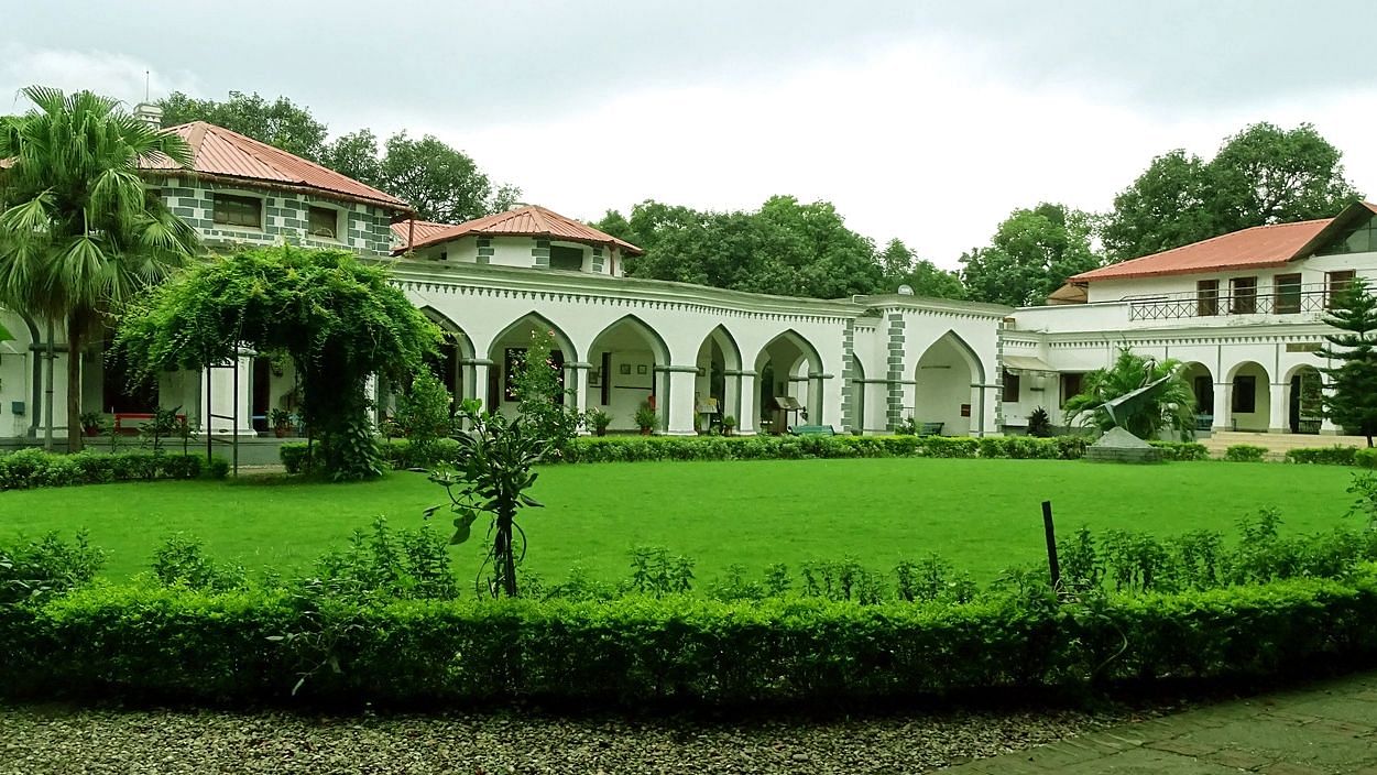 ಹಲಾಲ್ ಮಾಂಸದ ಪೂರೈಕೆಗಾಗಿ ಟೆಂಡರ್ ಕರೆದಿದ್ದ ವೆಲ್ಹಾಮ್ ಸ್ಕೂಲ್ ನ ವಿರುದ್ಧ ಪ್ರಕರಣ ದಾಖಲು