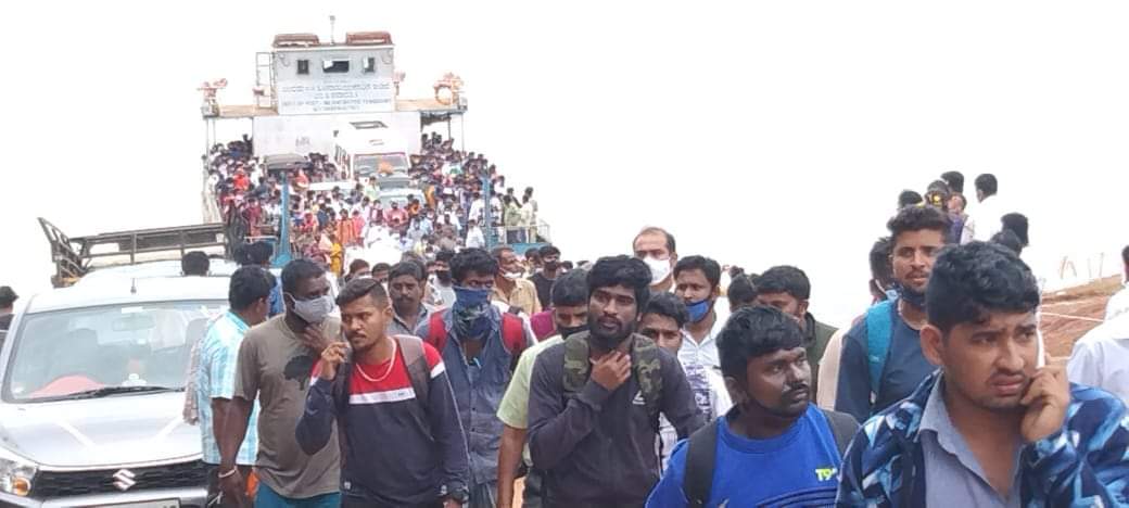 ಸಿಗಂದೂರು ಚೌಡೇಶ್ವರಿ ದೇವಸ್ಥಾನದಲ್ಲಿ ಪೂಜೆ ವೇಳೆ ಭಕ್ತರಿಂದ ಕೋವಿಡ್ ನಿಯಮ ಉಲ್ಲಂಘನೆ: ಆರೋಪ