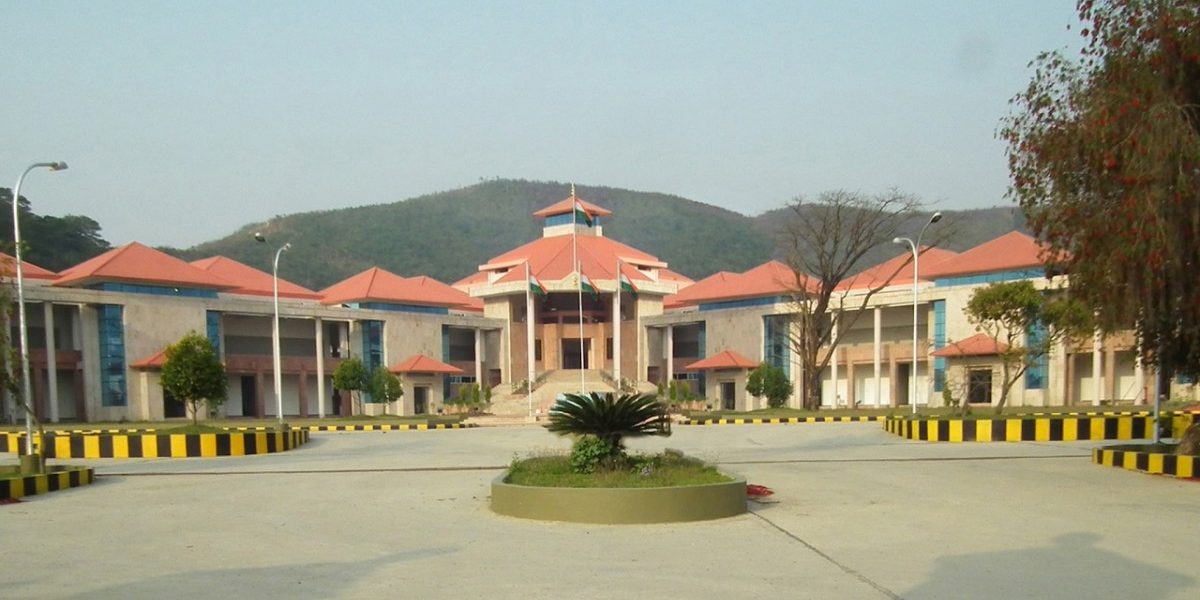 ಲಸಿಕೆ ಪಡೆಯದವರಿಗೆ ಉದ್ಯೋಗ ನಿರಾಕರಿಸುವುದು ವ್ಯಕ್ತಿ ಸ್ವಾತಂತ್ರ್ಯದ ಹರಣ: ಮಣಿಪುರ ಹೈಕೋರ್ಟ್