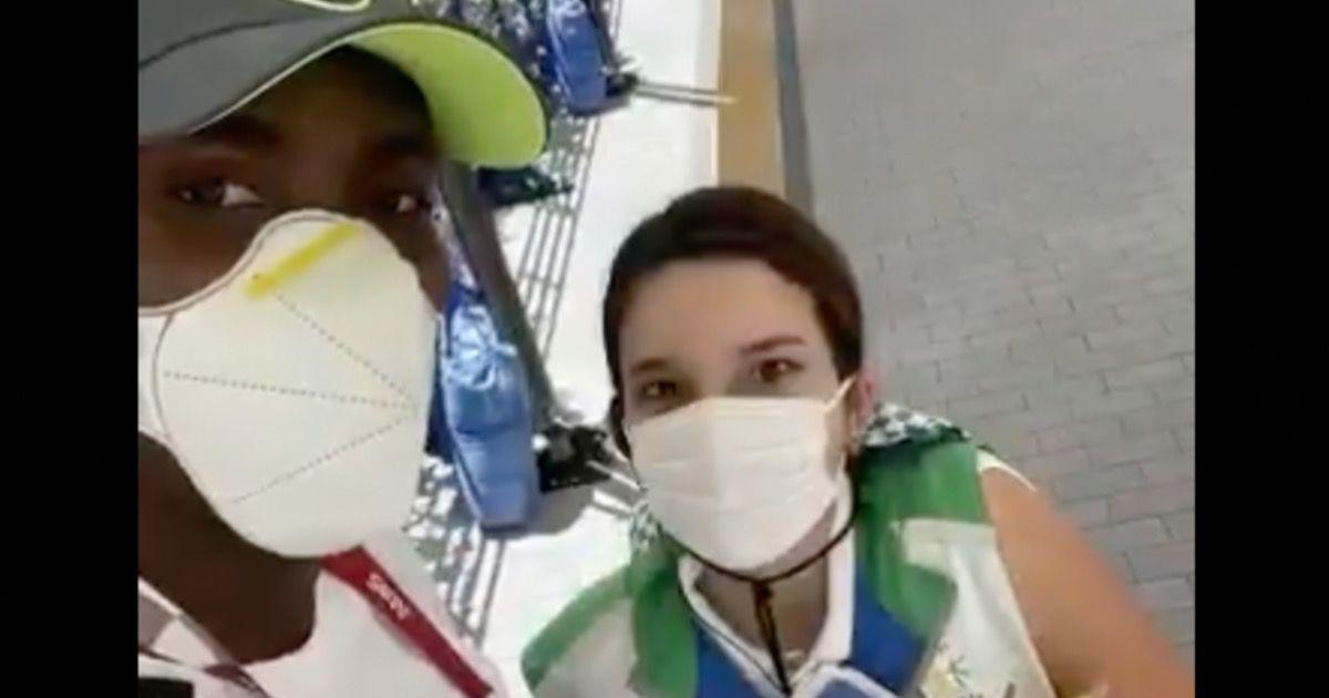 ಜಮೈಕಾದ ಅಥ್ಲೀಟ್ ಹ್ಯಾನ್ಸ್ಲೆ ಪಾರ್ಚ್ಮೆಂಟ್ ಚಿನ್ನ ಗೆಲ್ಲಲು ನೆರವಾದ ಒಲಿಂಪಿಕ್ಸ್ ಸ್ವಯಂ ಸೇವಕಿ!