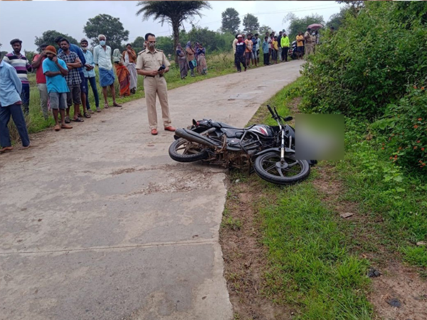 ಮಡಿಕೇರಿ: ವಿಷ ಸೇವಿಸಿದ ಯುವತಿಯನ್ನು ಆಸ್ಪತ್ರೆಗೆ ಸಾಗಿಸುವಾಗ ಯುವಕ ಅಪಘಾತದಲ್ಲಿ ಮೃತ್ಯು