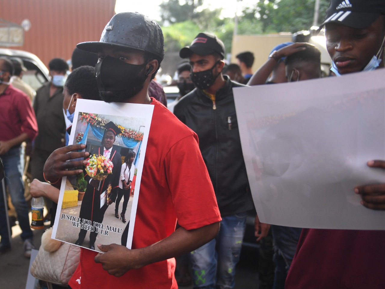 ಕಾಂಗೋ: ಬೆಂಗಳೂರಿನಲ್ಲಿ ವಿದ್ಯಾರ್ಥಿ ಸಾವಿನ ವಿರುದ್ಧ ಪ್ರತಿಭಟನೆ, ಭಾರತೀಯ ಉದ್ಯಮಗಳ ಮೇಲೆ ಗುಂಪು ದಾಳಿ