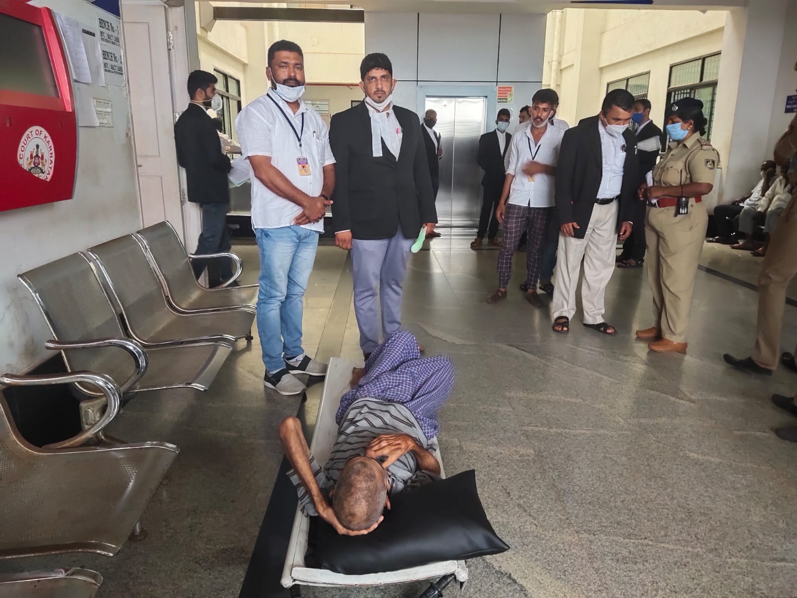 ಮಂಗಳೂರು: ಸ್ಟ್ರೆಚರ್ ನಲ್ಲೇ ಆರೋಪಿ ಕೋರ್ಟ್‌ಗೆ ಹಾಜರು !