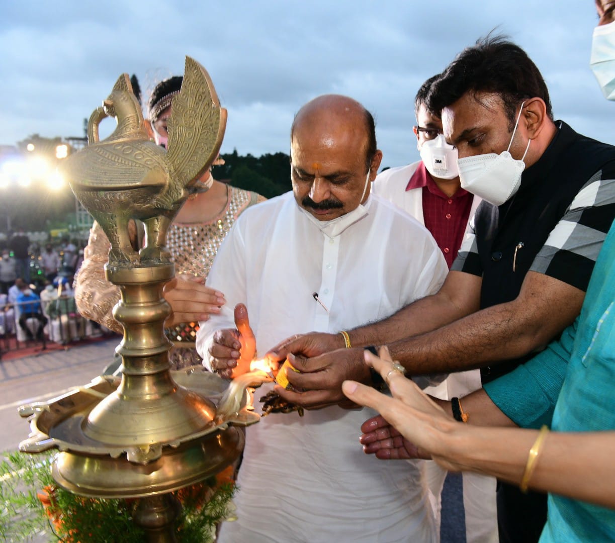 ಭಾರತ ಸ್ವಾತಂತ್ರ್ಯೋತ್ಸವ ಅಮೃತ ಮಹೋತ್ಸವವನ್ನು ಇಡೀ ವರ್ಷ ಆಚರಿಸೋಣ: ಮುಖ್ಯಮಂತ್ರಿ ಕರೆ