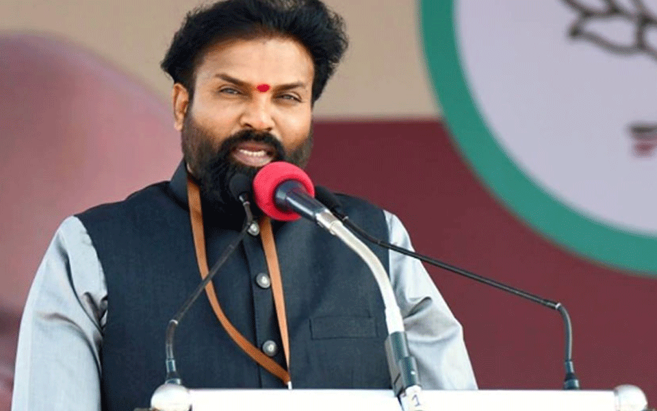 ಸದ್ಯಕ್ಕೆ ಬಸ್ ಪ್ರಯಾಣ ದರ ಏರಿಕೆ ಇಲ್ಲ: ಸಚಿವ ಶ್ರೀರಾಮುಲು