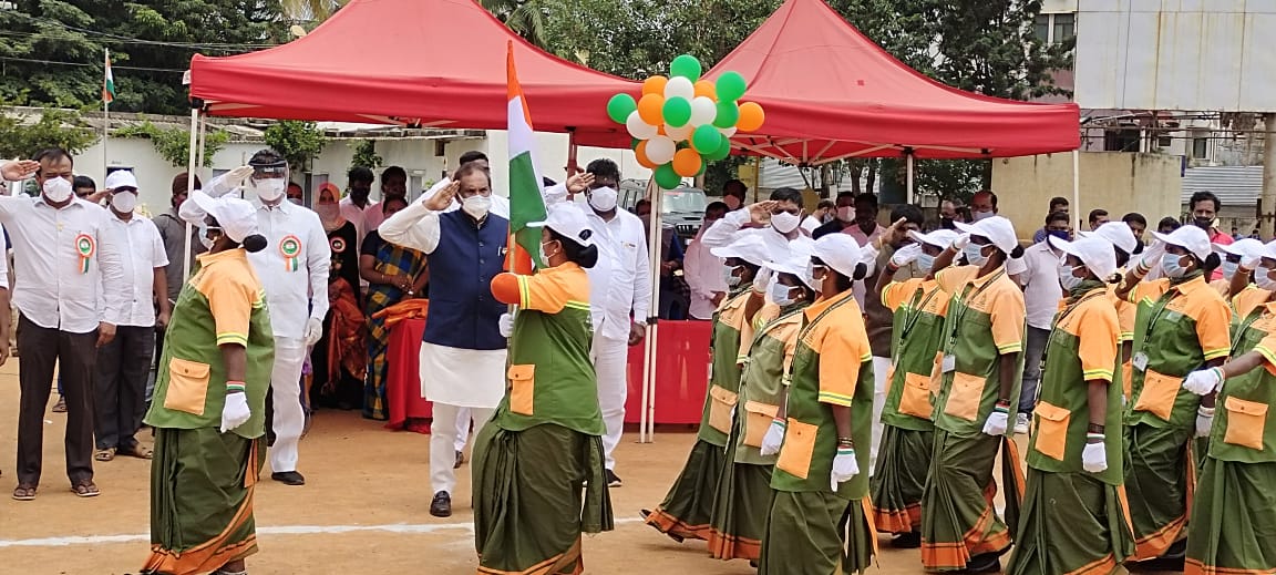 ಪೌರ ಕಾರ್ಮಿಕರಿಗೆ ಶೌಚಾಲಯ, ವಿಶ್ರಾಂತಿ ಗೃಹ ನಿರ್ಮಿಸಲು ಕ್ರಮ: ಮಾಜಿ ಸಚಿವ ಕೆ.ಜೆ.ಜಾರ್ಜ್