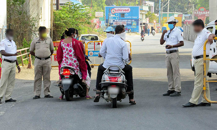 ಬೆಂಗಳೂರು: ದ್ವಿಚಕ್ರ ವಾಹನಗಳಿಗೆ ಸೈಡ್ ಮಿರರ್, ಇಂಡಿಕೇಟರ್ ಕಡ್ಡಾಯ