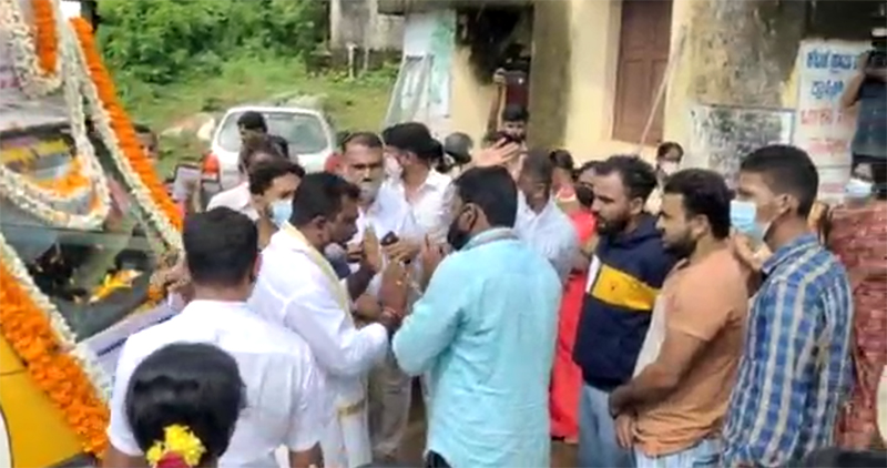 ಸಾವರ್ಕರ್ ಫೋಟೊ ಇದ್ದ ವಾಹನವನ್ನು ತಡೆದ ಆರೋಪ: ನ್ಯಾಯಾಂಗ ಬಂಧನದಲ್ಲಿದ್ದ ಮೂವರಿಗೆ ಜಾಮೀನು