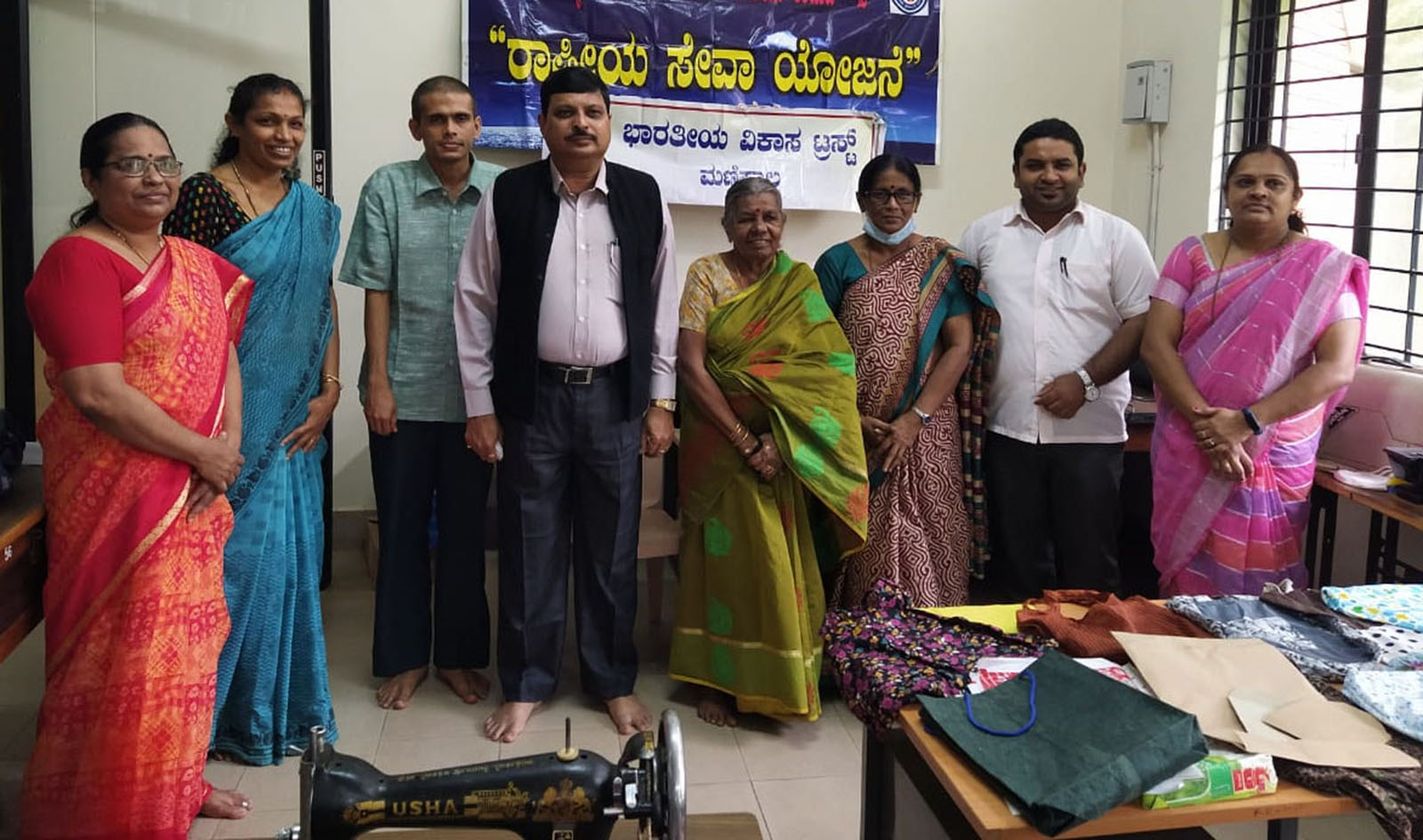 ಪರಿಸರದ ಕುರಿತ ಕಾಳಜಿಯಿಂದ ಬಟ್ಟೆ ಕೈಚೀಲವನ್ನೇ ಬಳಸಿ