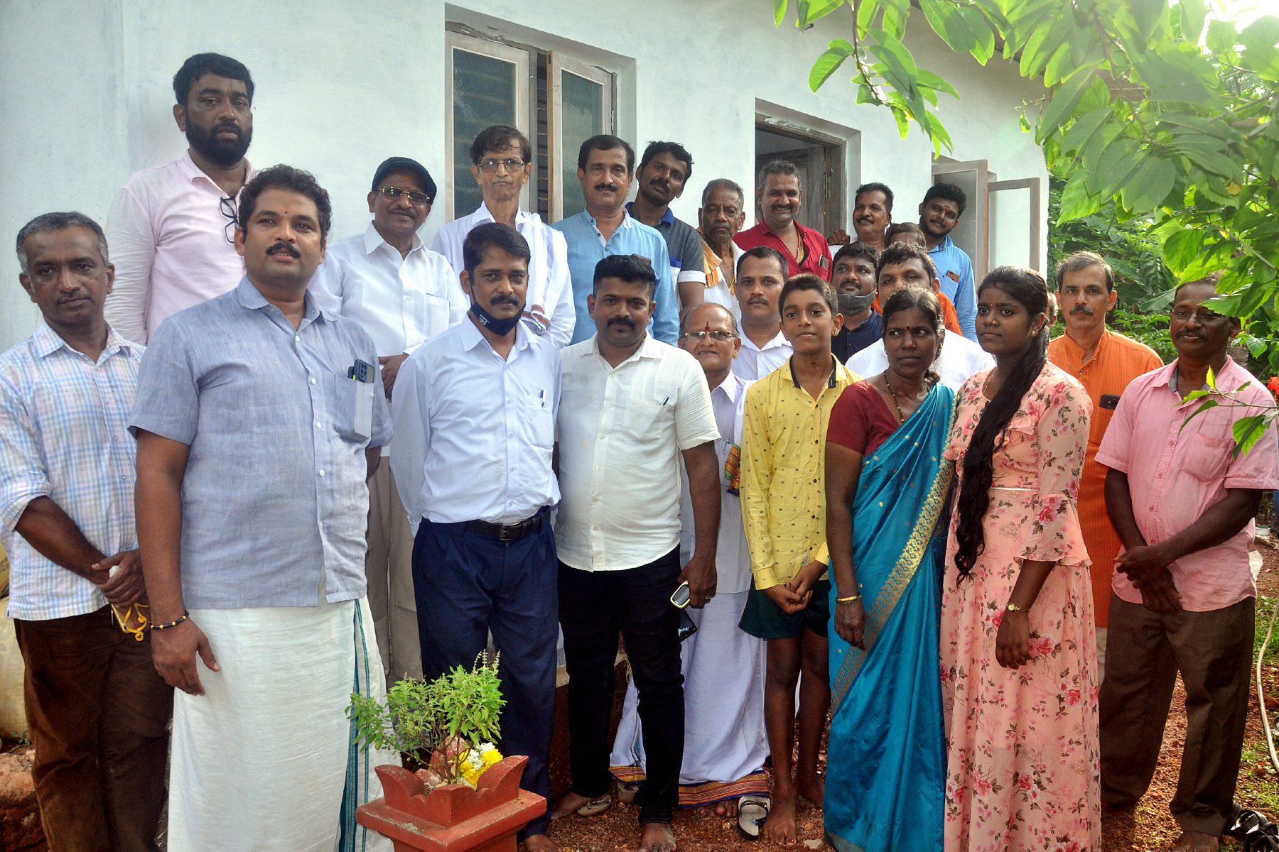 ಪಡುಬಿದ್ರಿ : ಮೂರು ಬಡಕುಟುಂಬಗಳಿಗೆ ನವೀಕೃತ ಮನೆ ಹಸ್ತಾಂತರ