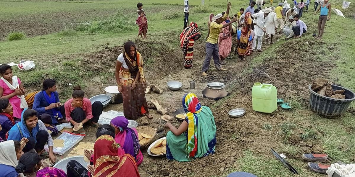 ಮನ್‍ರೇಗಾ ಕಾಯ್ದೆಯಡಿಯಲ್ಲಿ ನಾಲ್ಕು ವರ್ಷಗಳಲ್ಲಿ ರೂ. 935 ಕೋಟಿ ದುರುಪಯೋಗ: ವರದಿ